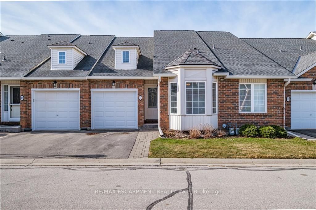 222 Fellowes Crescent S, #12
