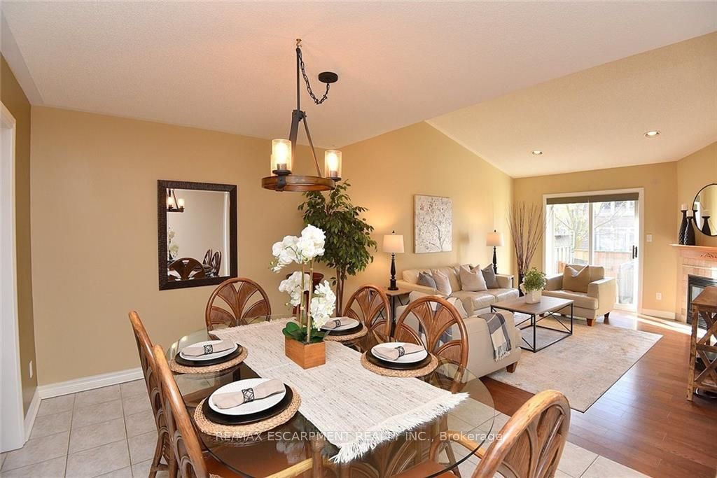 222 Fellowes Crescent S, #12