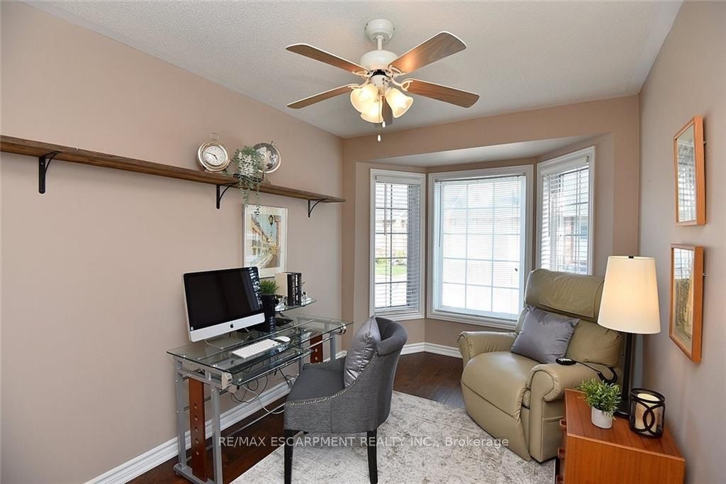 222 Fellowes Crescent S, #12