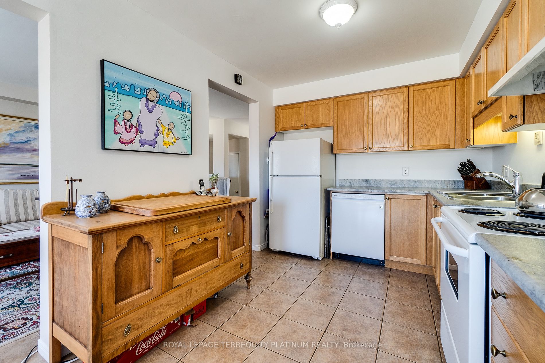 4 Curzon Cres