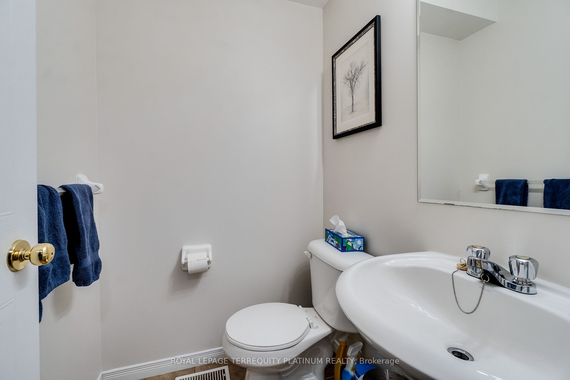 4 Curzon Cres