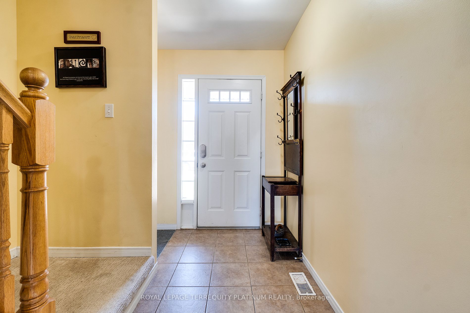 4 Curzon Cres