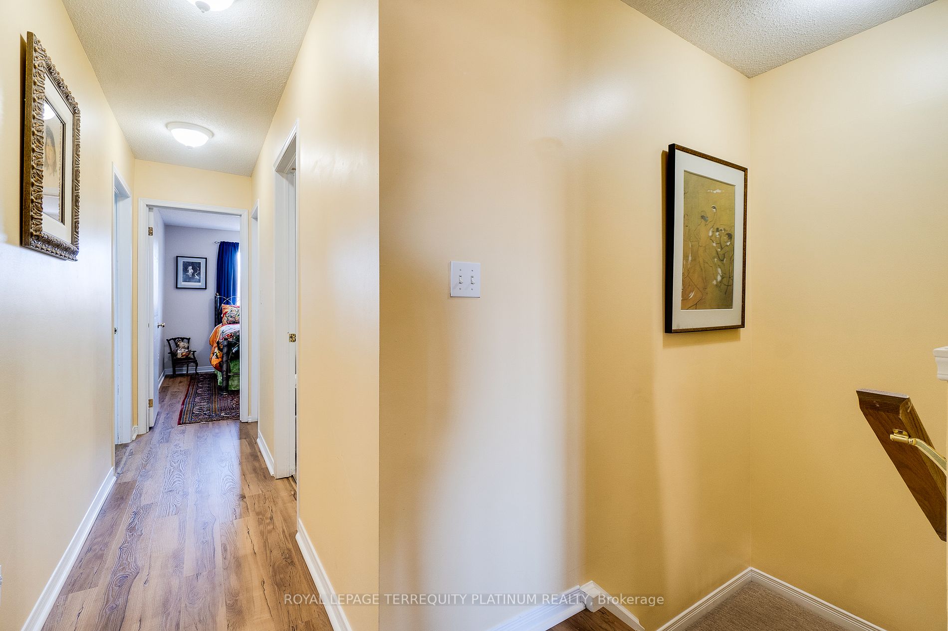 4 Curzon Cres