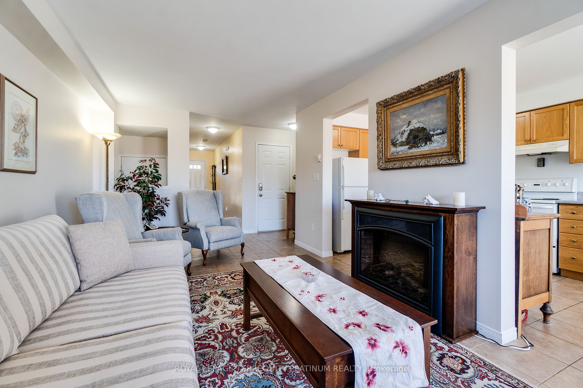 4 Curzon Cres