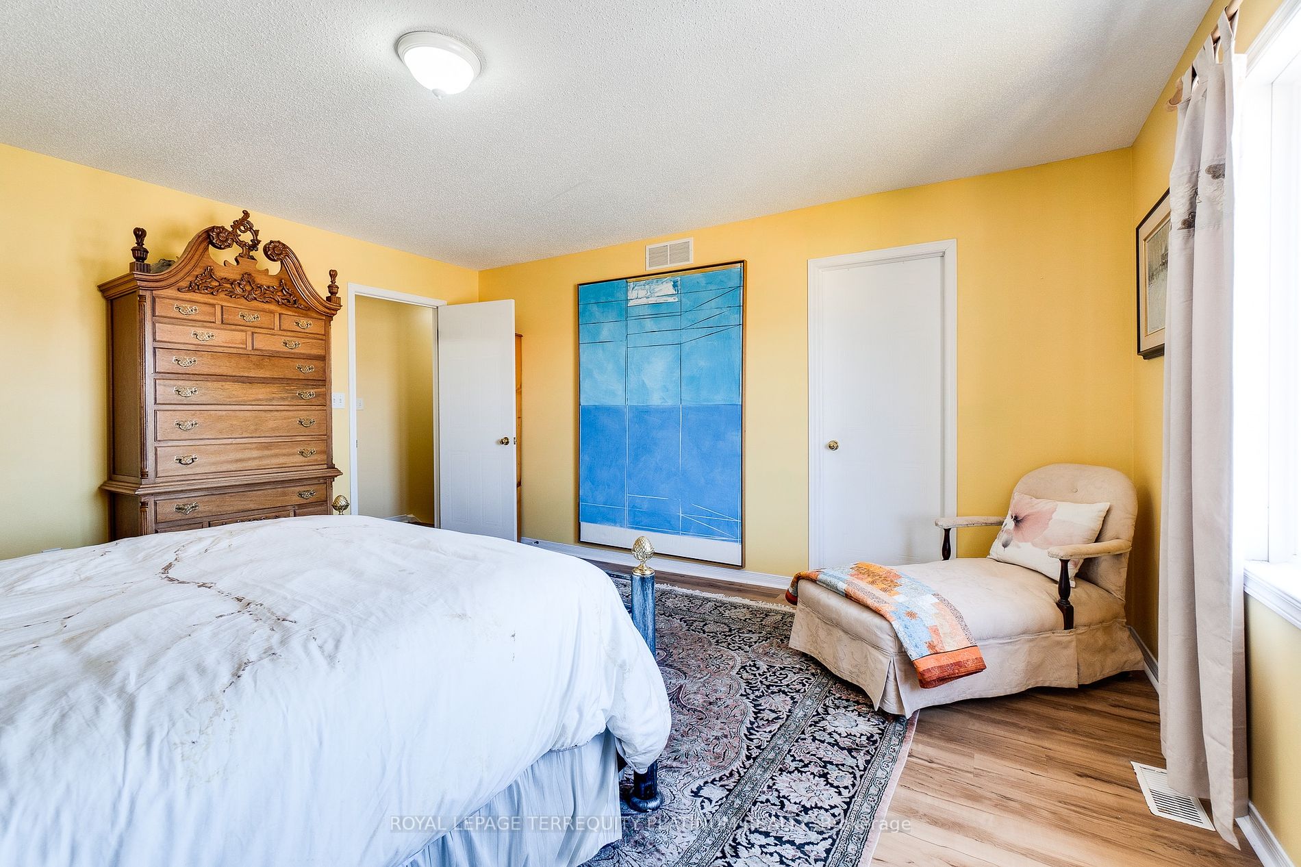 4 Curzon Cres