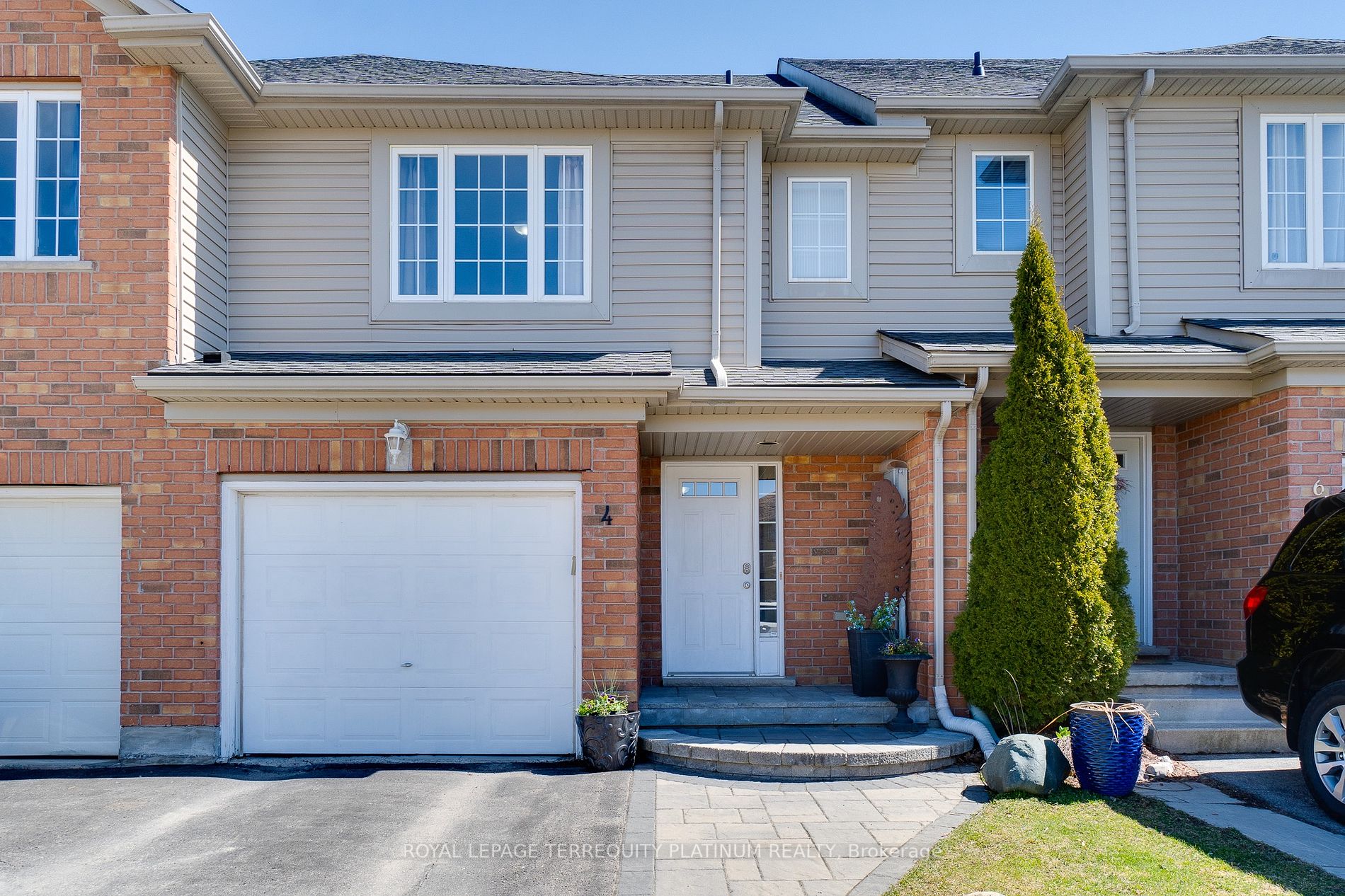 4 Curzon Cres