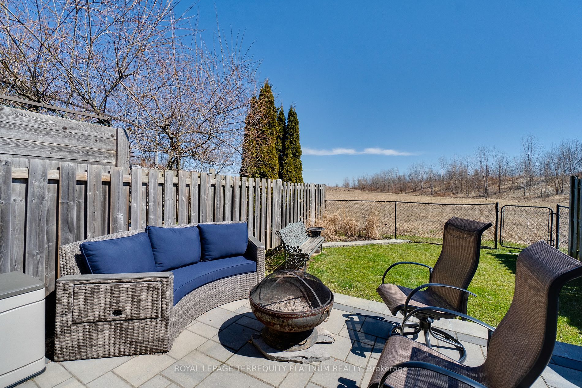 4 Curzon Cres