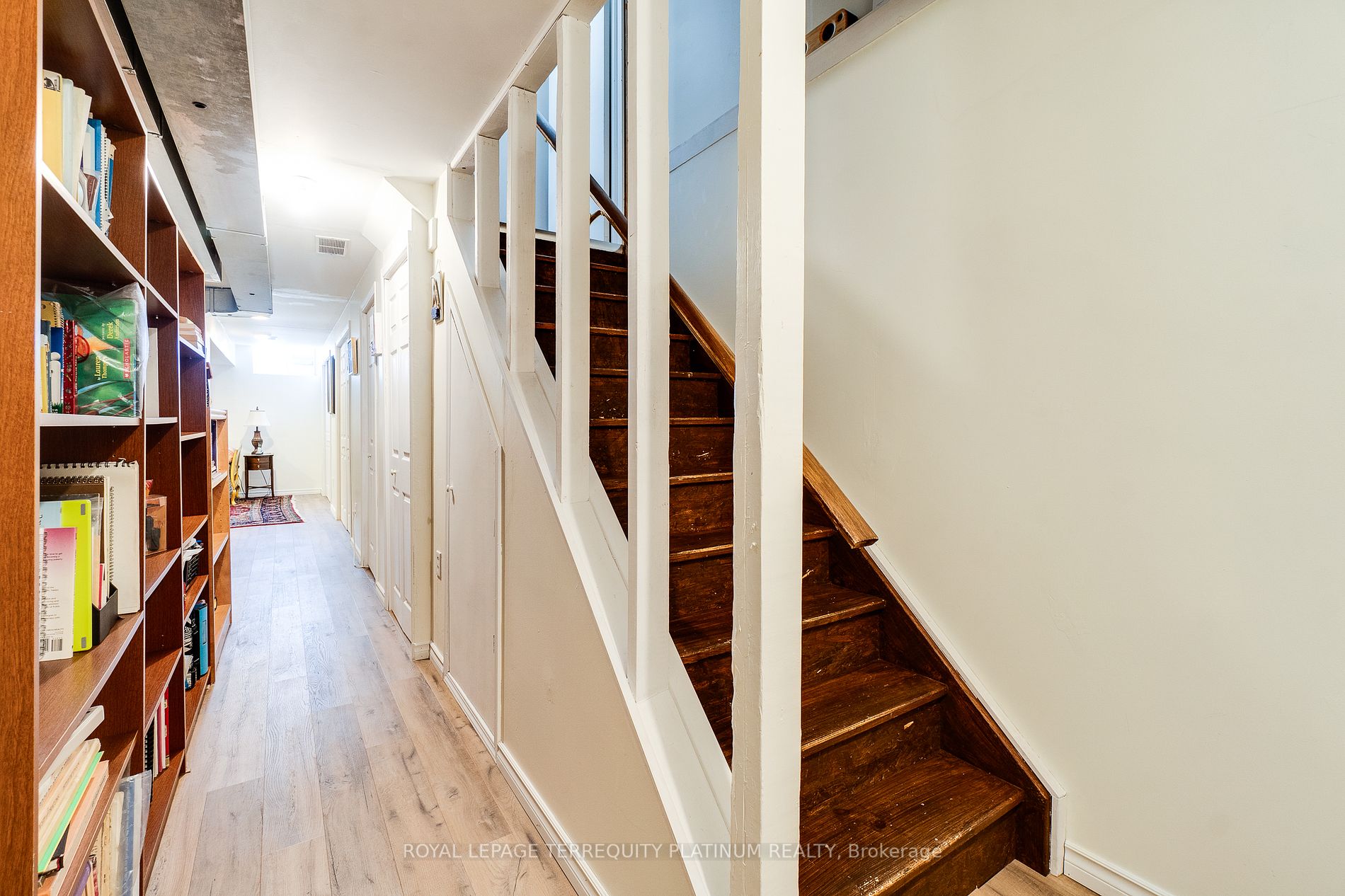 4 Curzon Cres