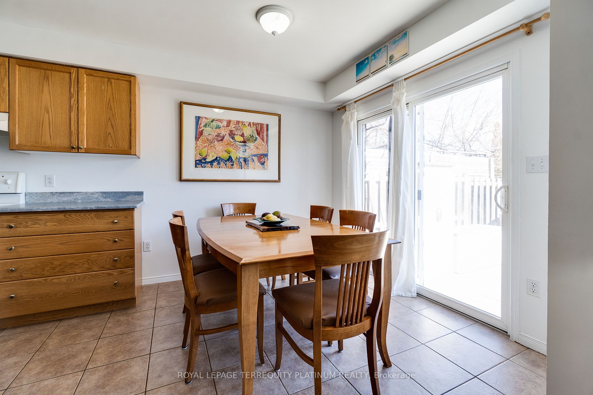 4 Curzon Cres