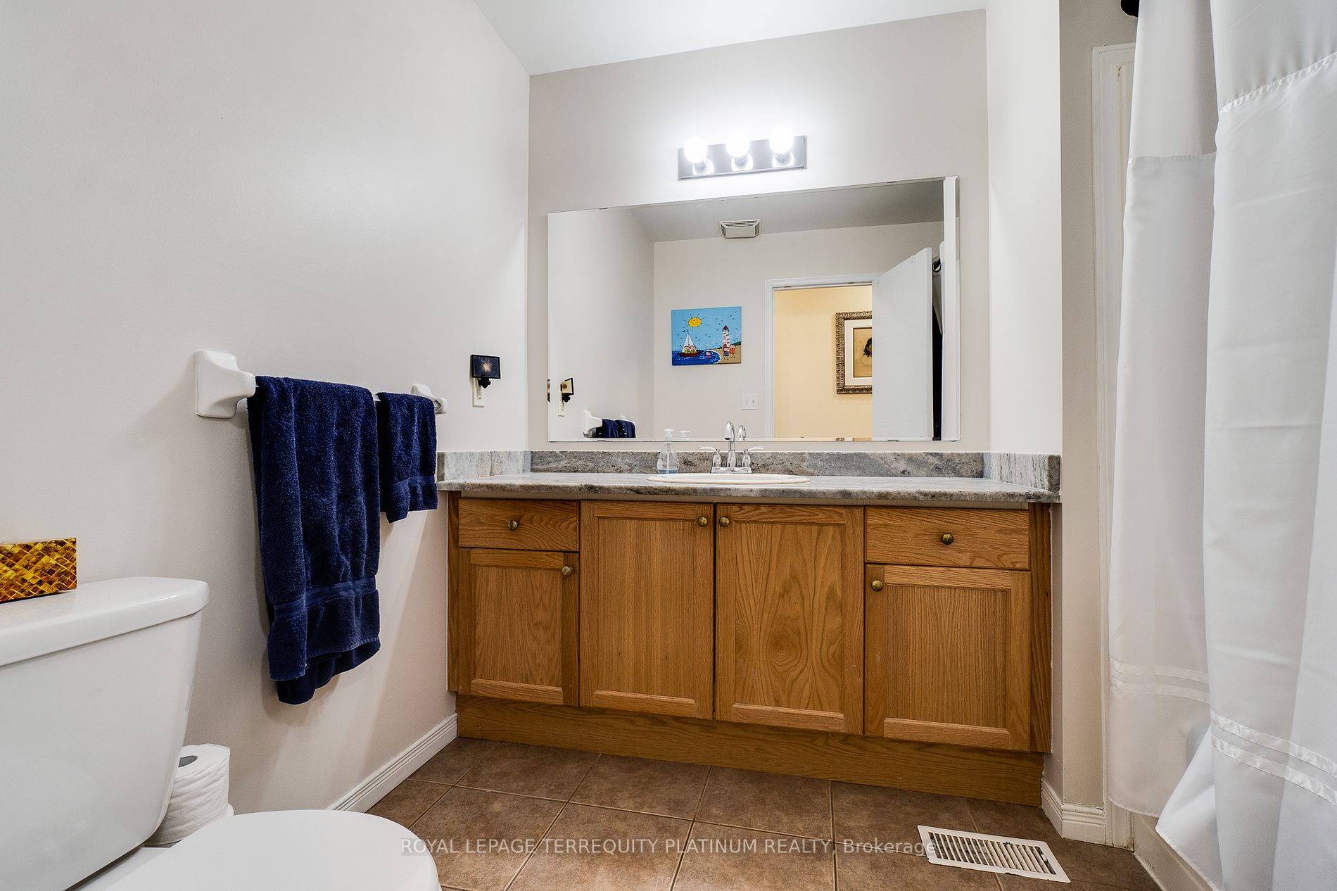 4 Curzon Cres