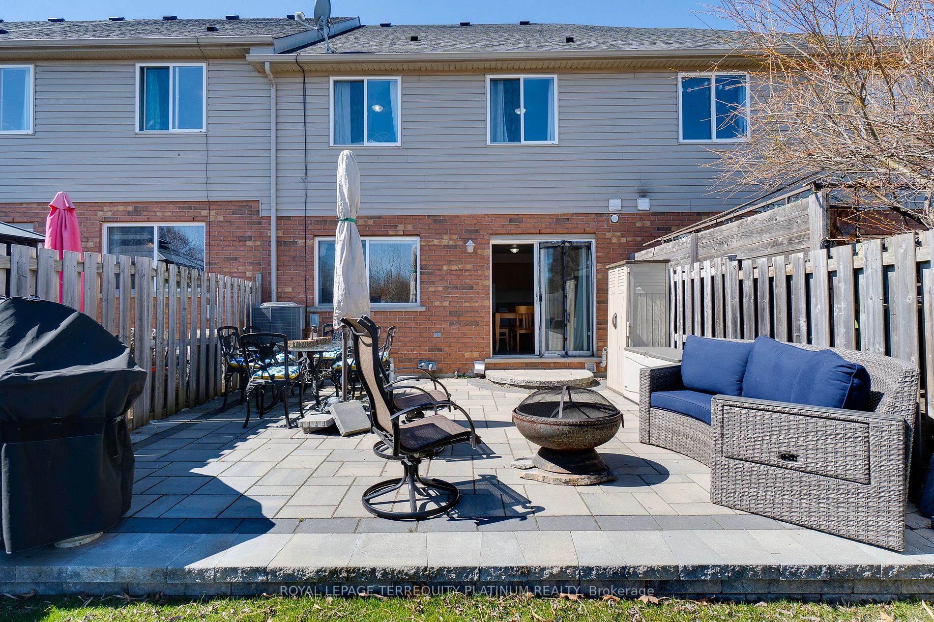 4 Curzon Cres