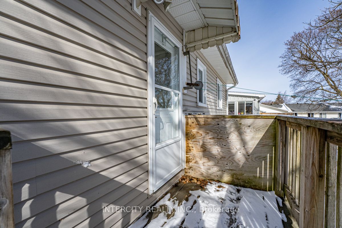 339 William Street #Upper