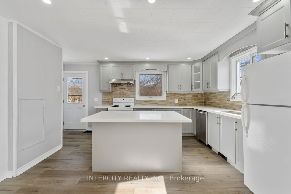 339 William Street #Upper