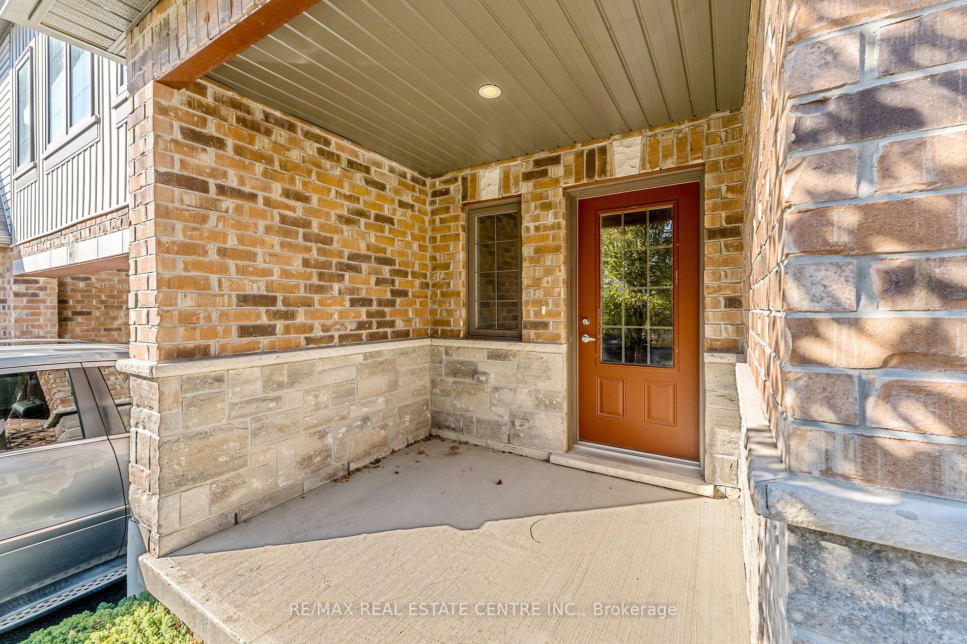 16 Guthrie Lane, #18