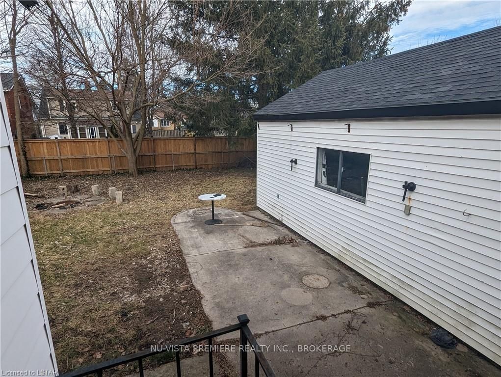 60 EASTMAN Avenue