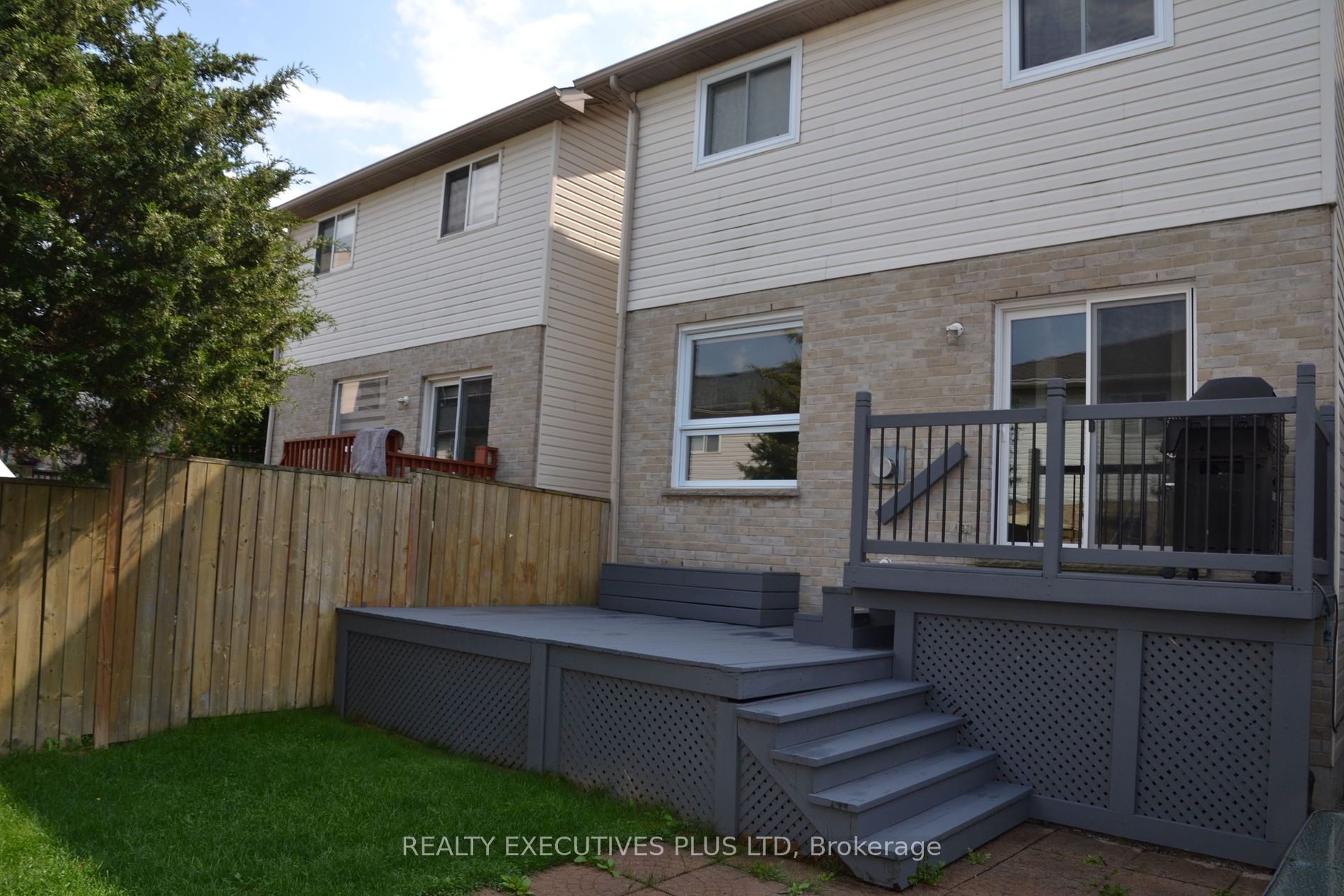 119 Frances Ave W