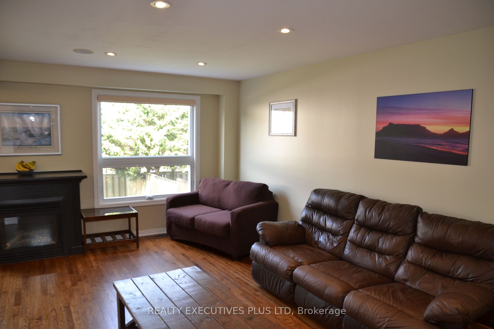 119 Frances Ave W