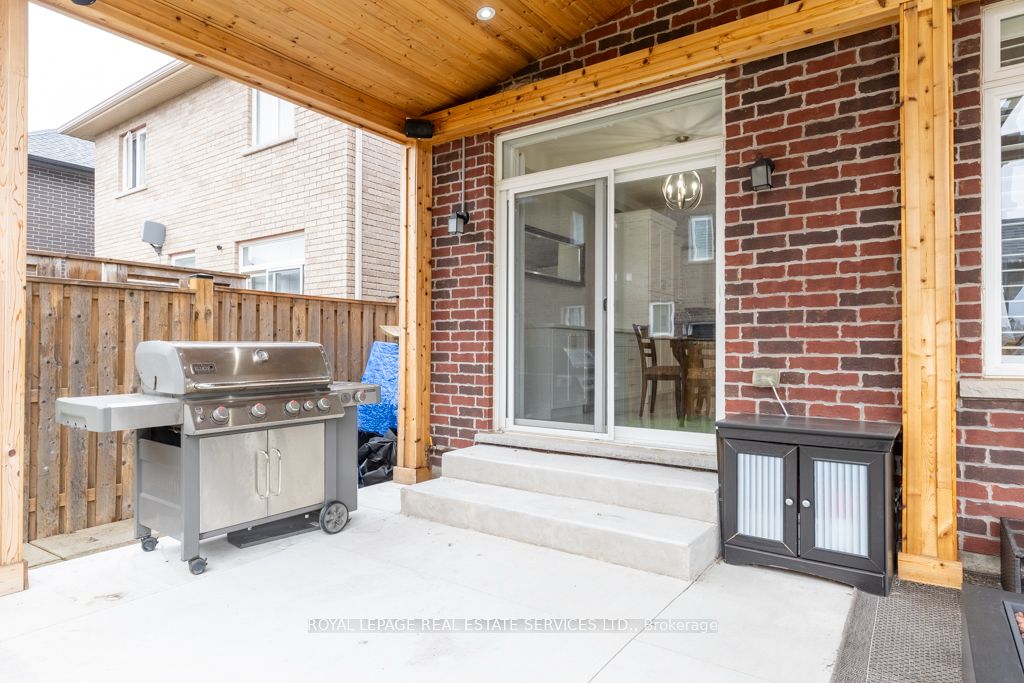17 Narbonne Crescent