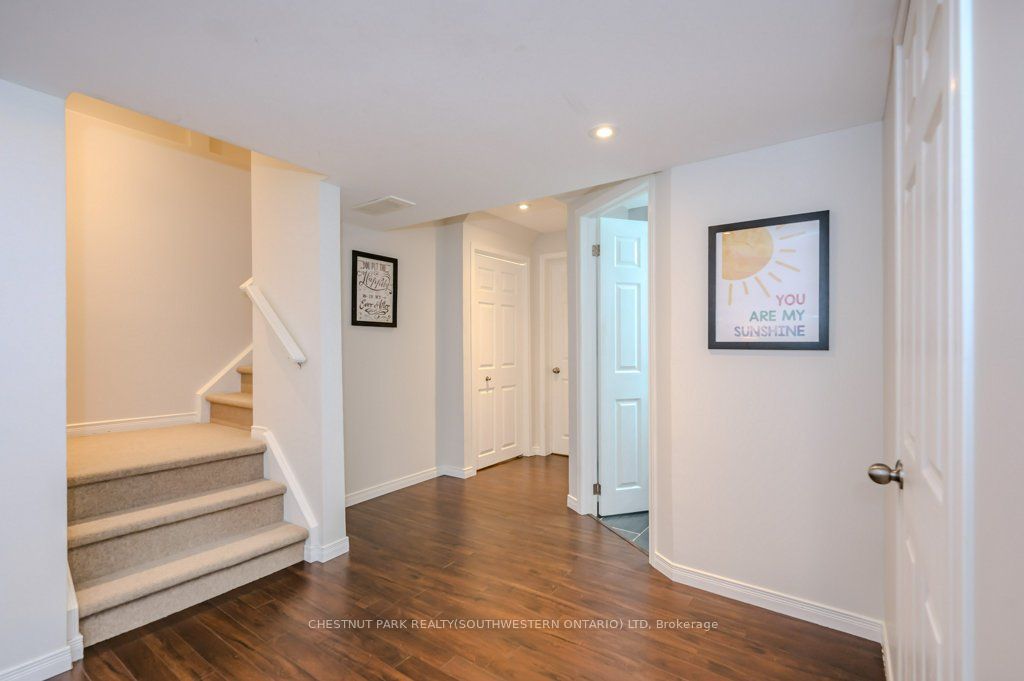 30 Simmonds Dr