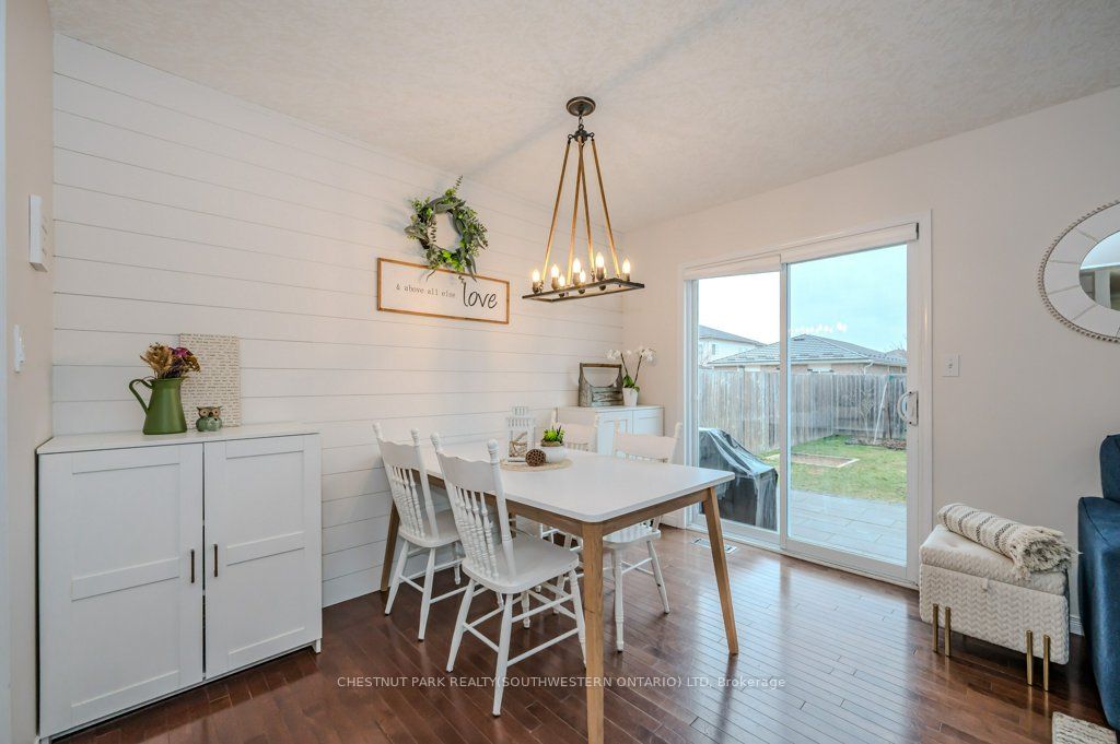 30 Simmonds Dr