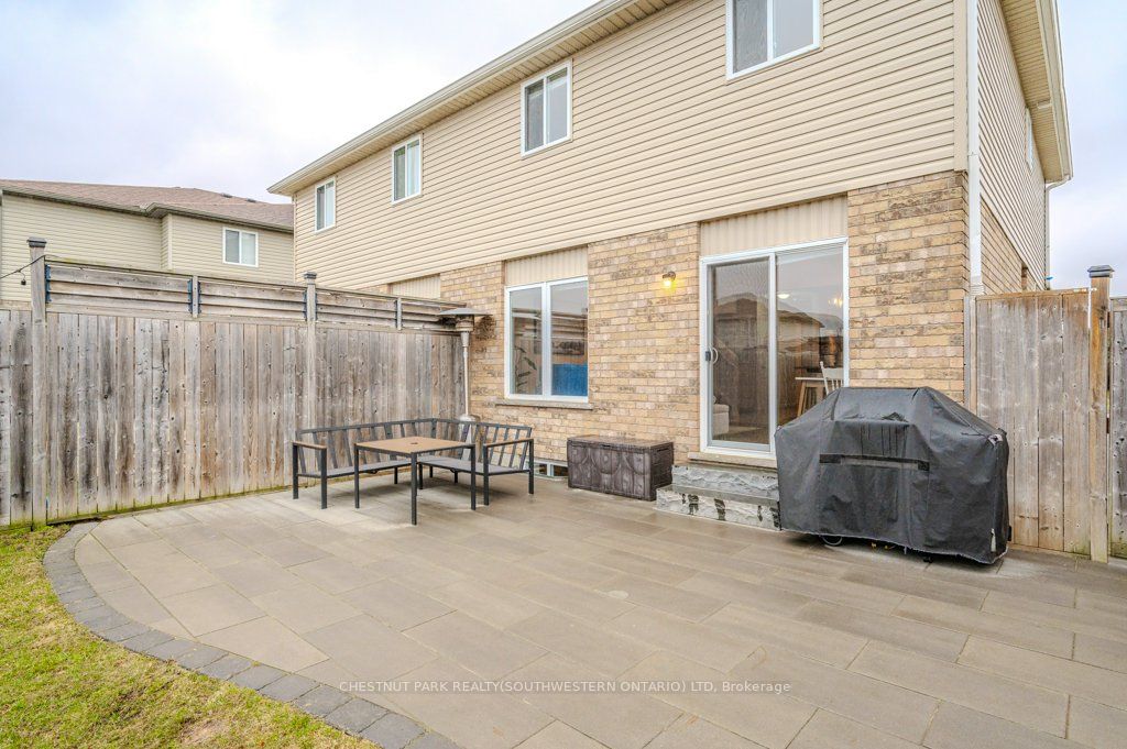 30 Simmonds Dr