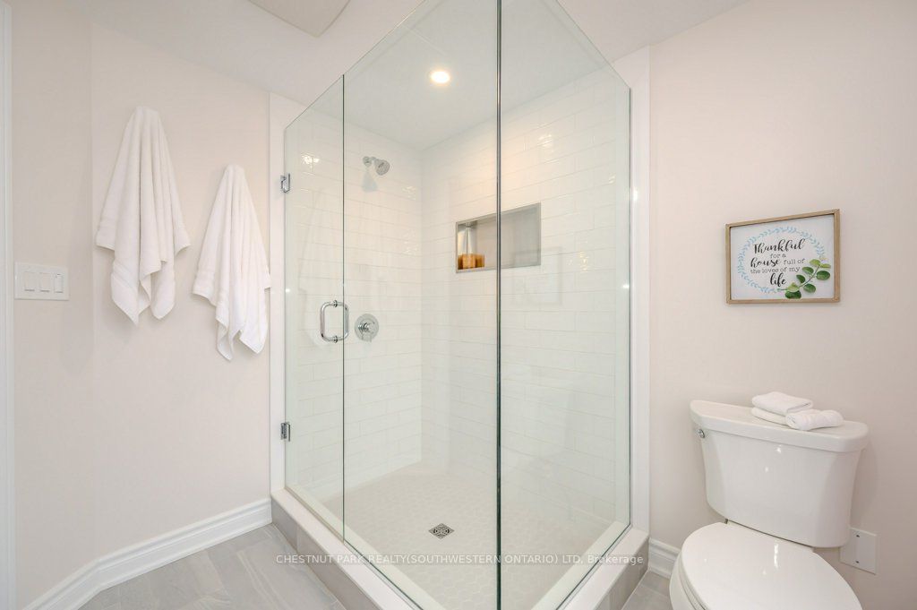 30 Simmonds Dr