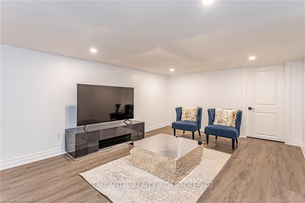 145 BASE LINE Road E #33