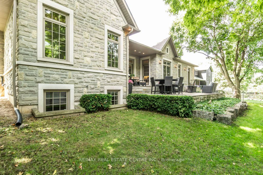 63 Metcalfe St