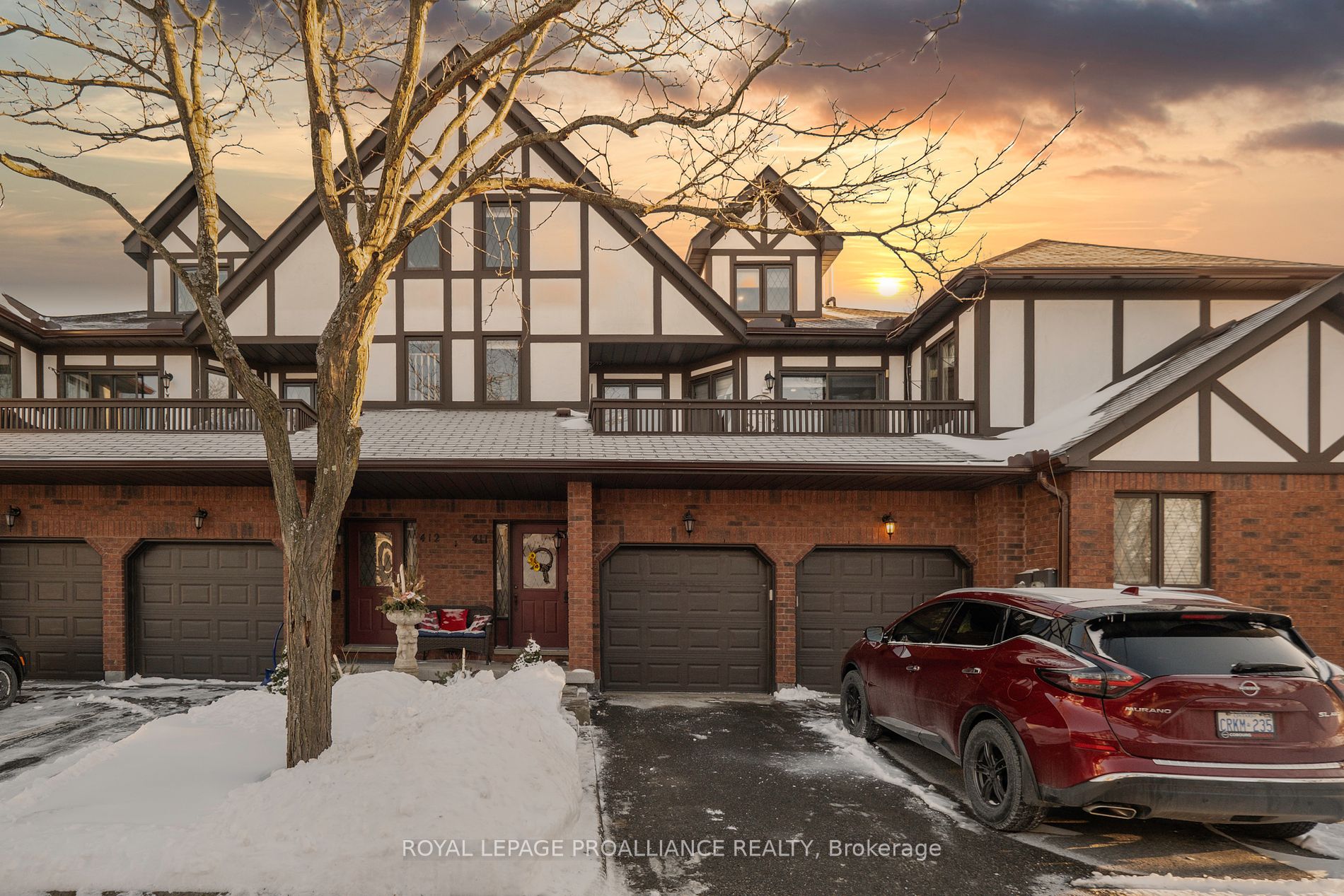 245 Elgin St W, #411