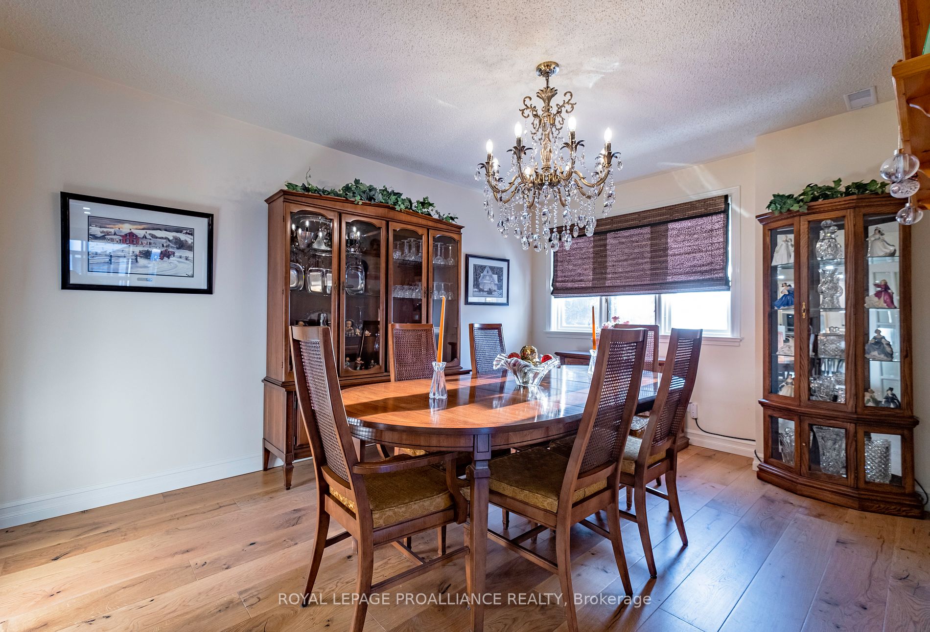 245 Elgin St W, #411