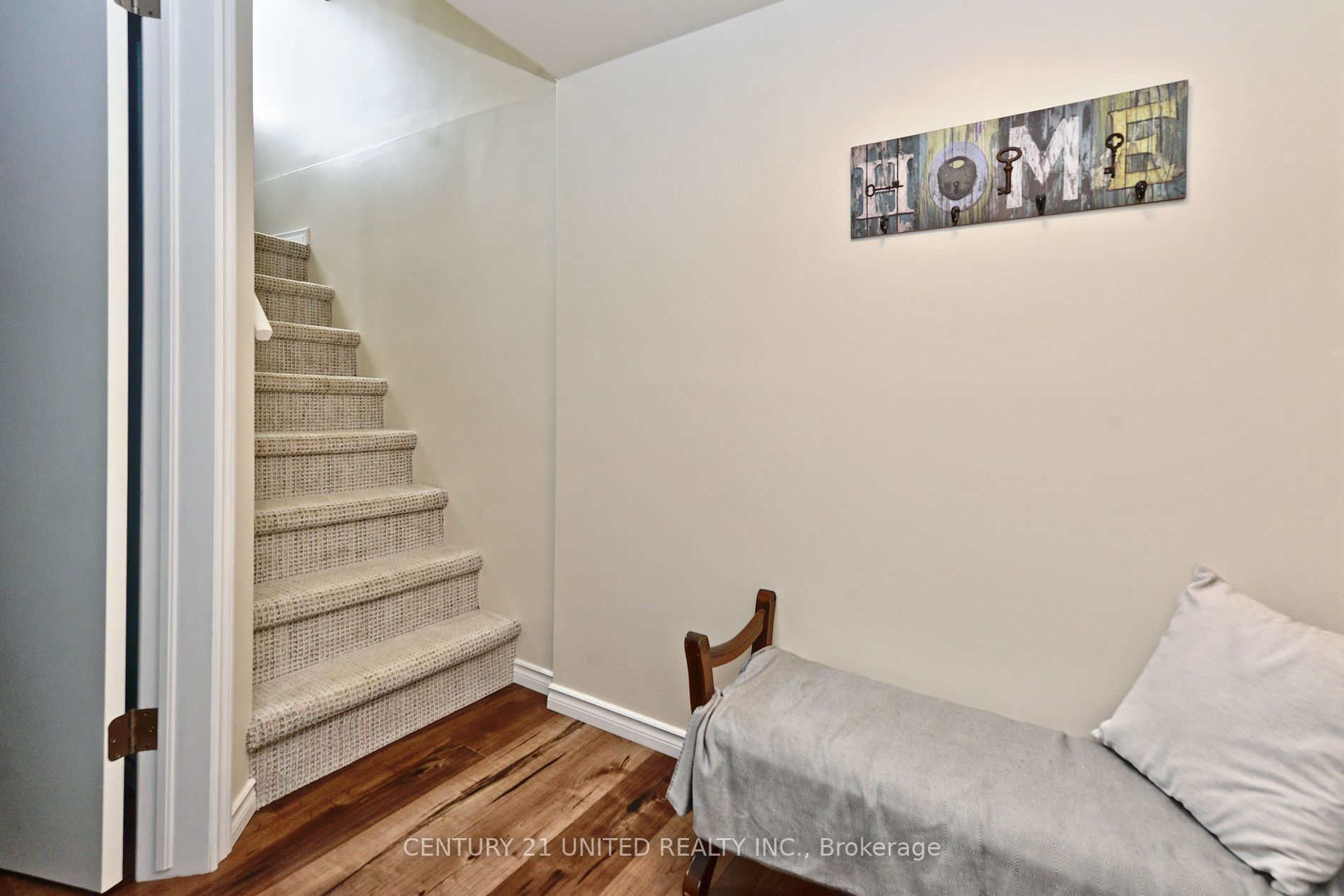1533 Redwood Drive
