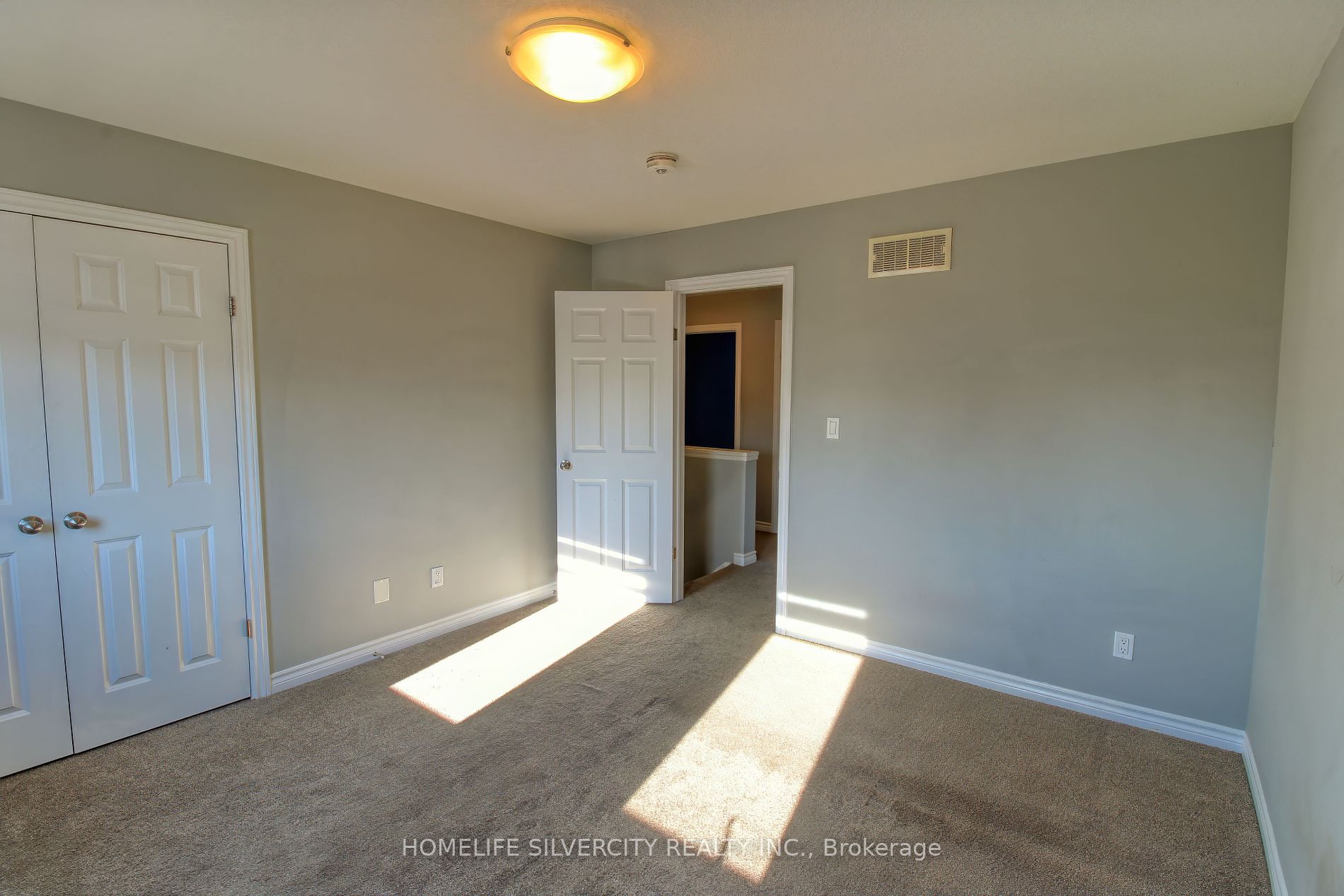 3254 Turner Cres