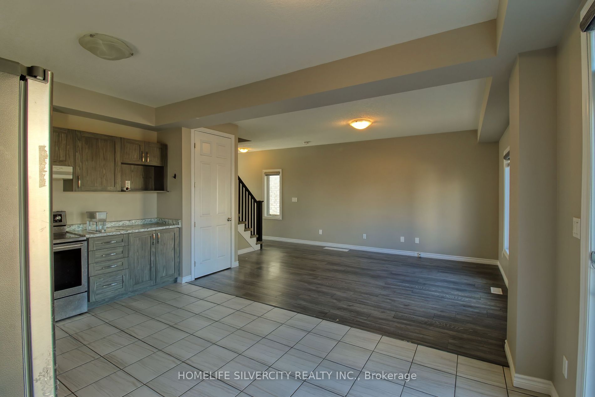 3254 Turner Cres