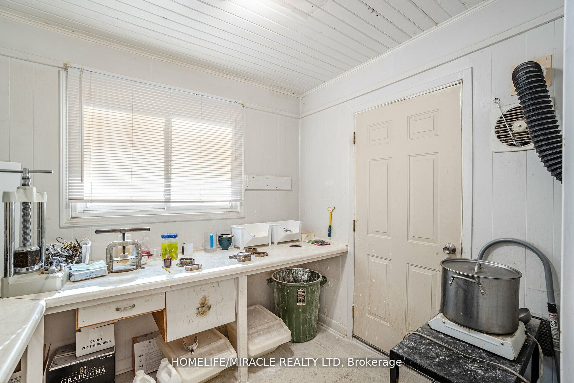 4107 Portage Road