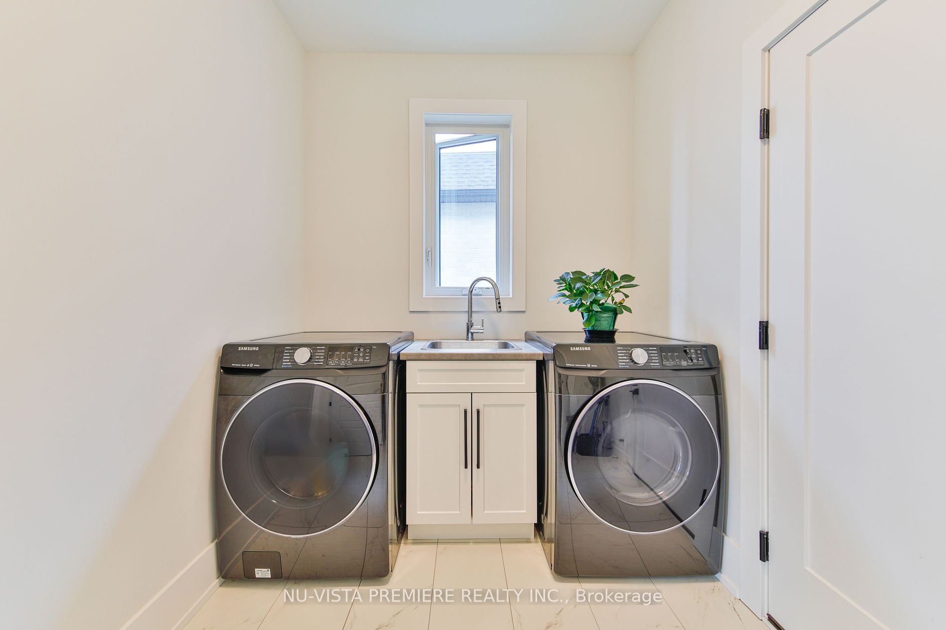 1867 Fountain Grass Drive