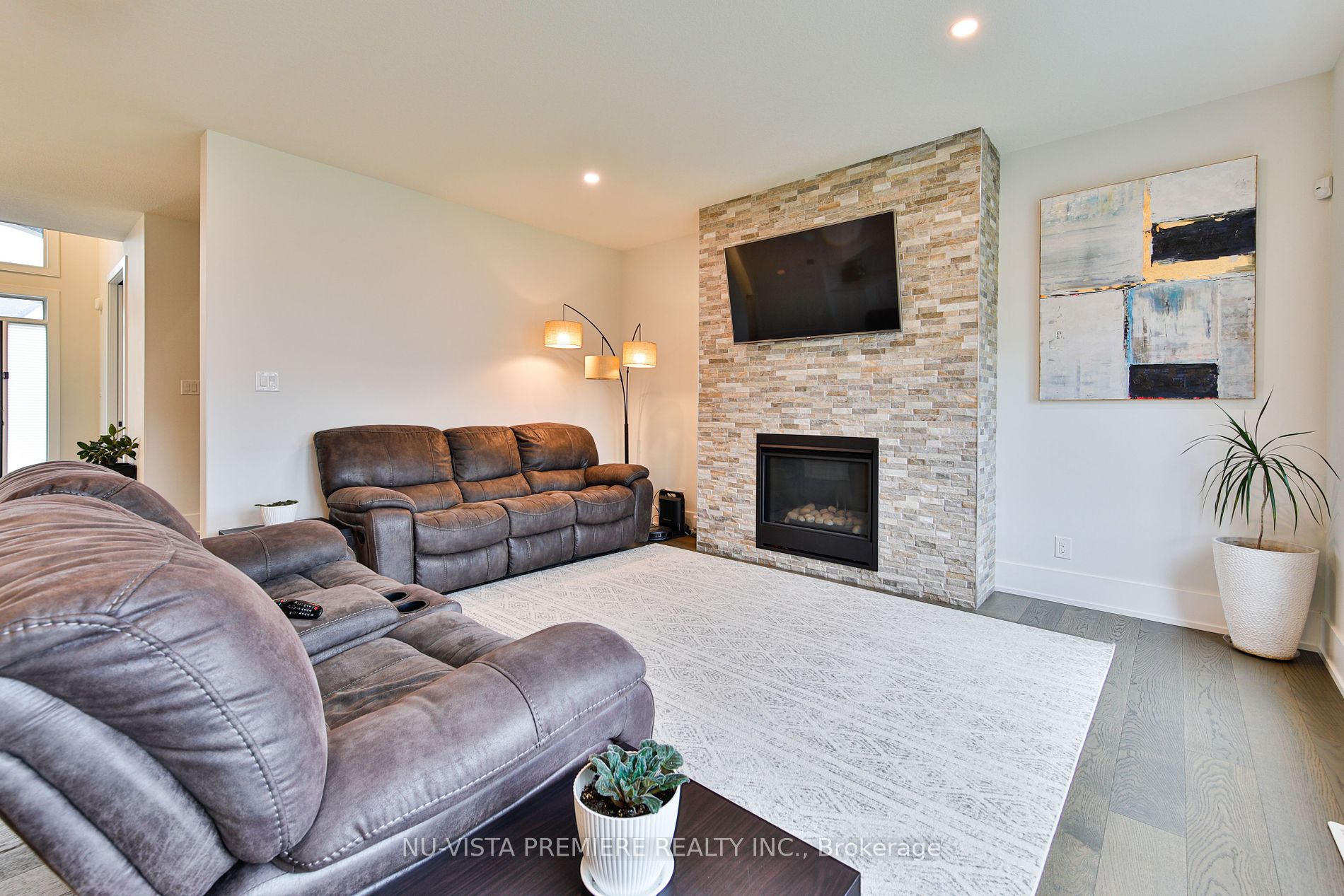 1867 Fountain Grass Drive