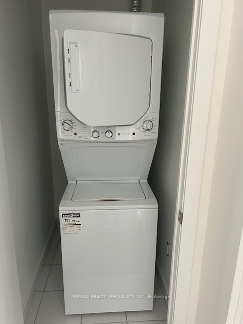 550 North Service Rd, #1003