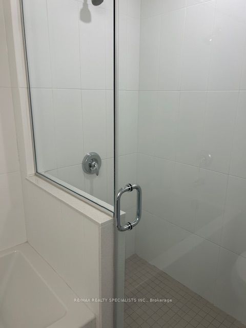 550 North Service Rd, #1003