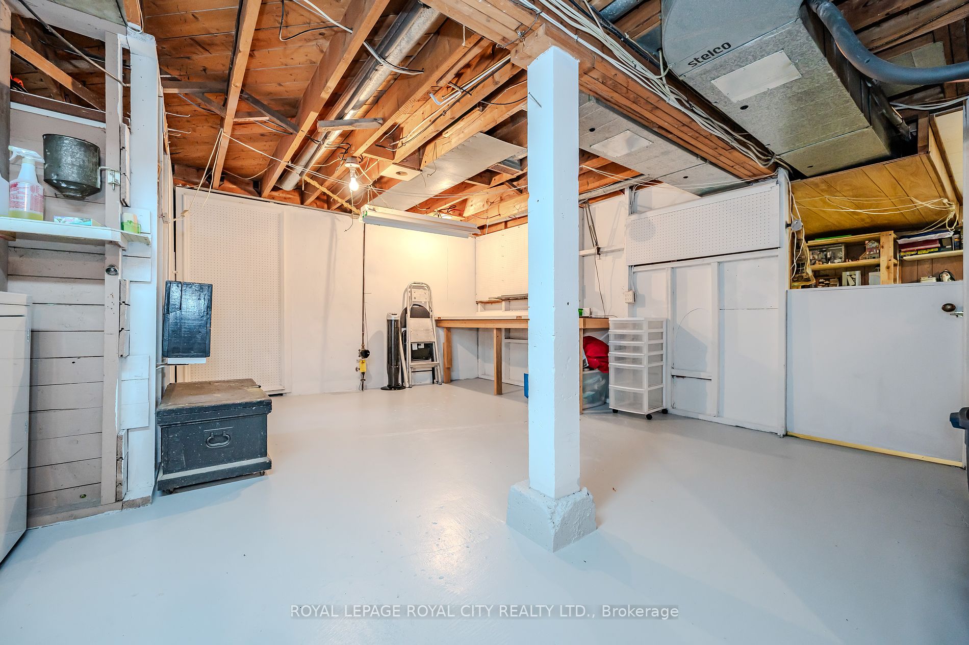 27 Vancouver Dr