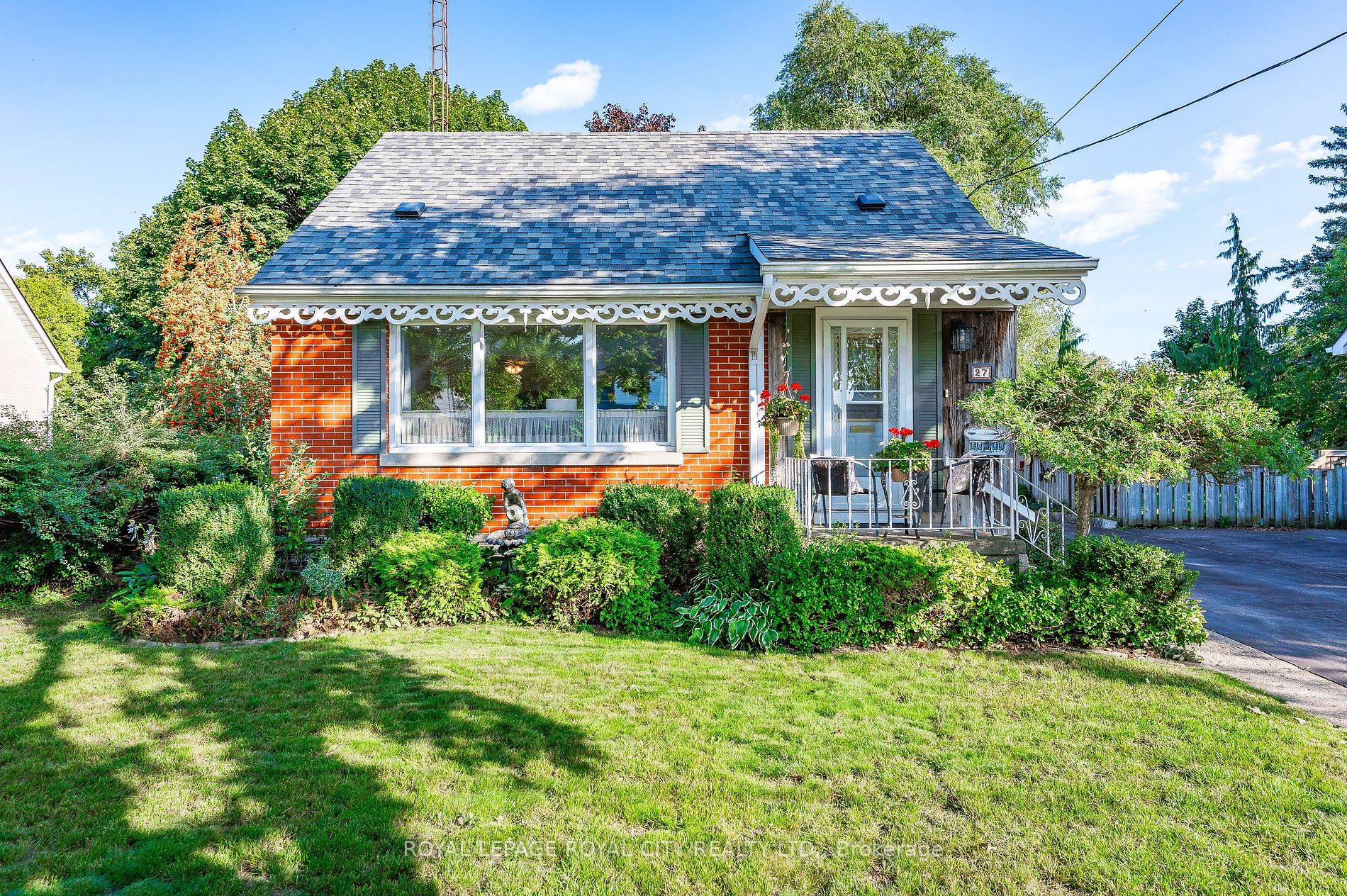 27 Vancouver Dr