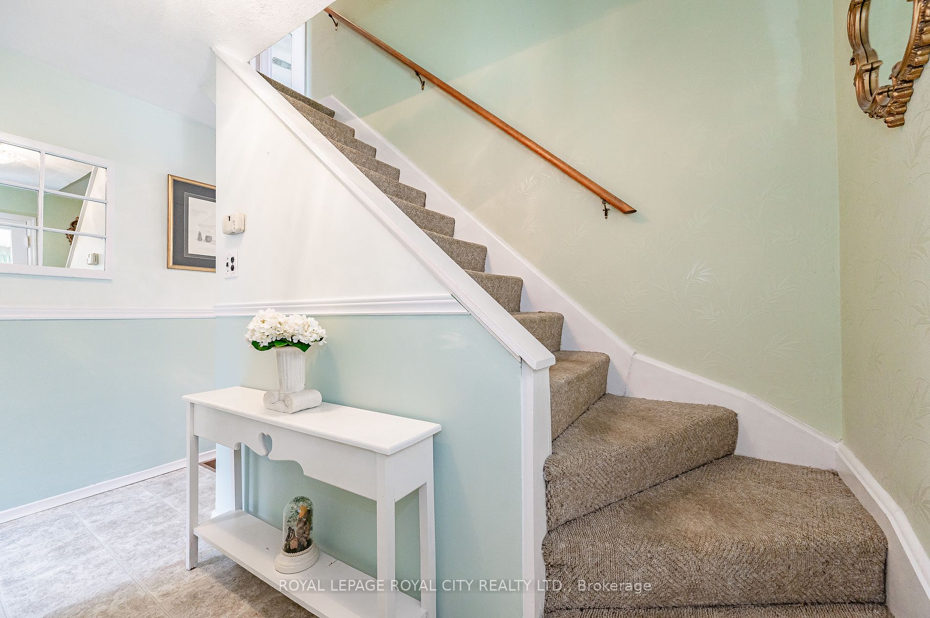 27 Vancouver Dr