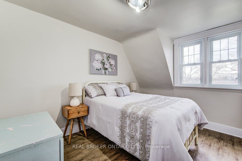 307 Elizabeth St