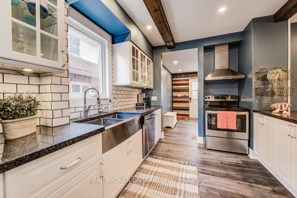 307 Elizabeth St