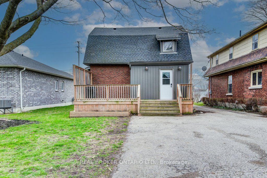 307 Elizabeth St