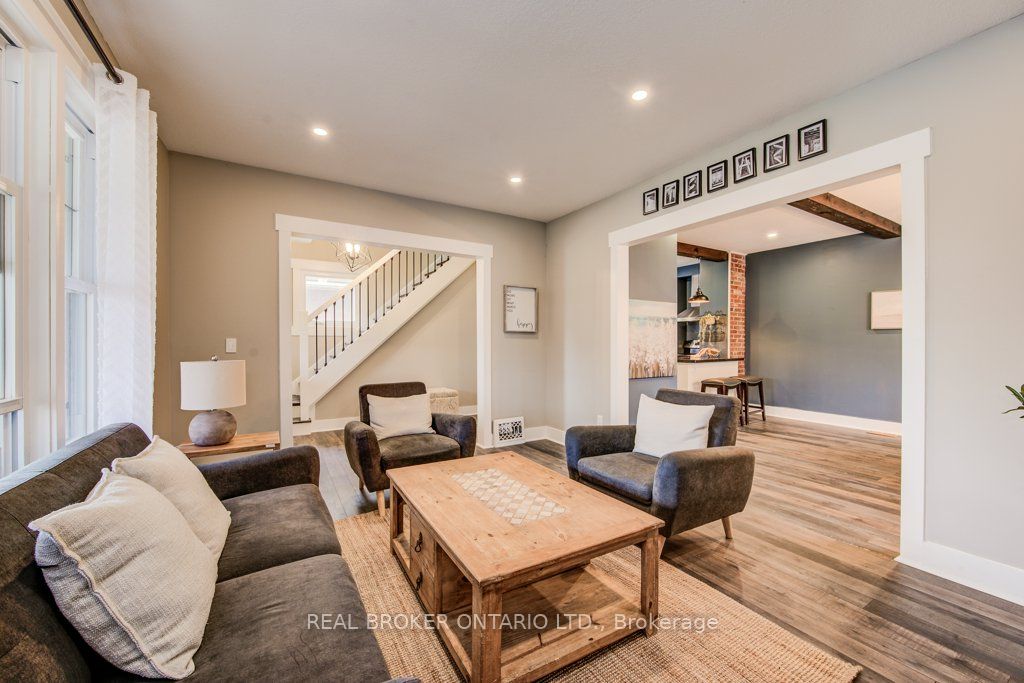 307 Elizabeth St
