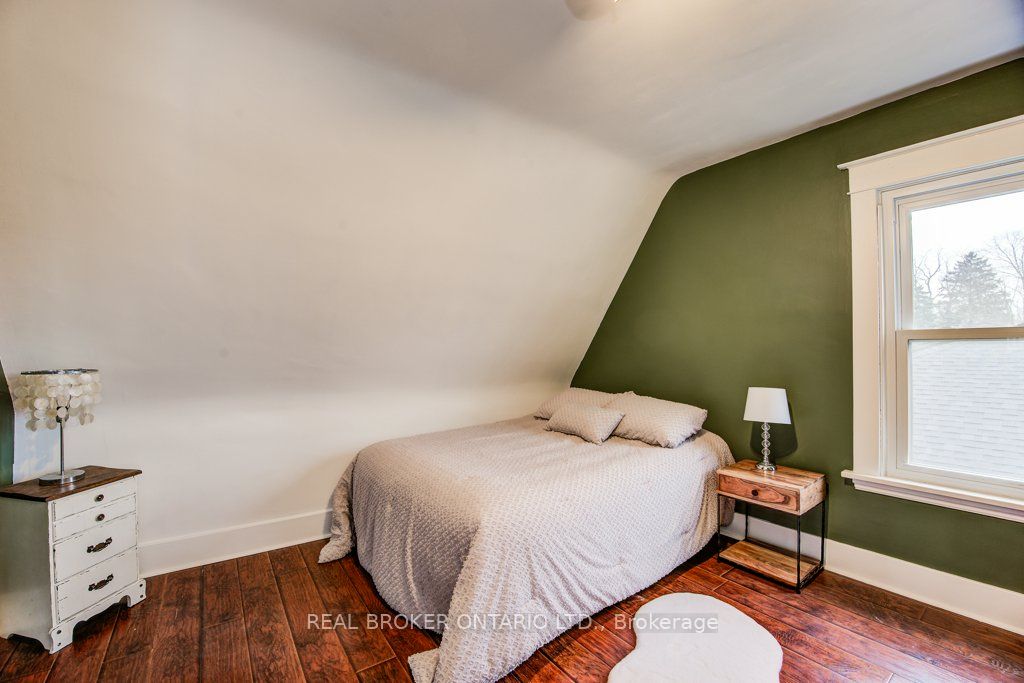 307 Elizabeth St