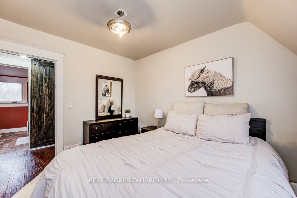 307 Elizabeth St
