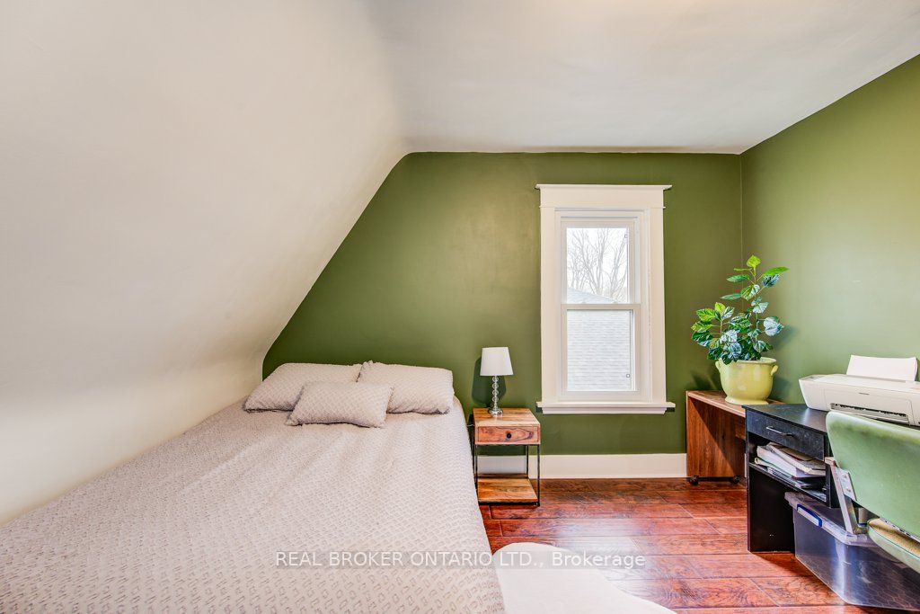 307 Elizabeth St