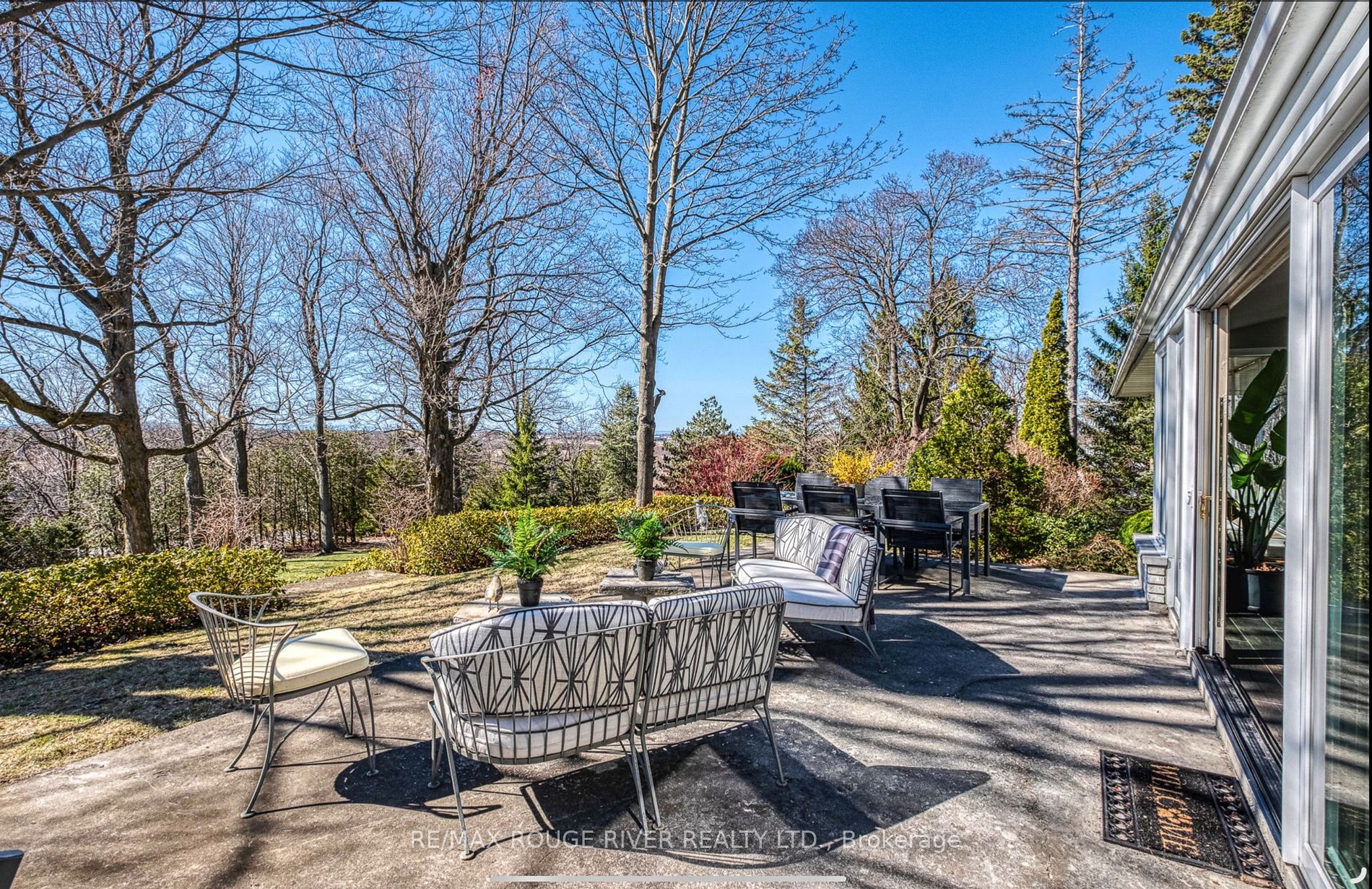 7 Sunrise Court