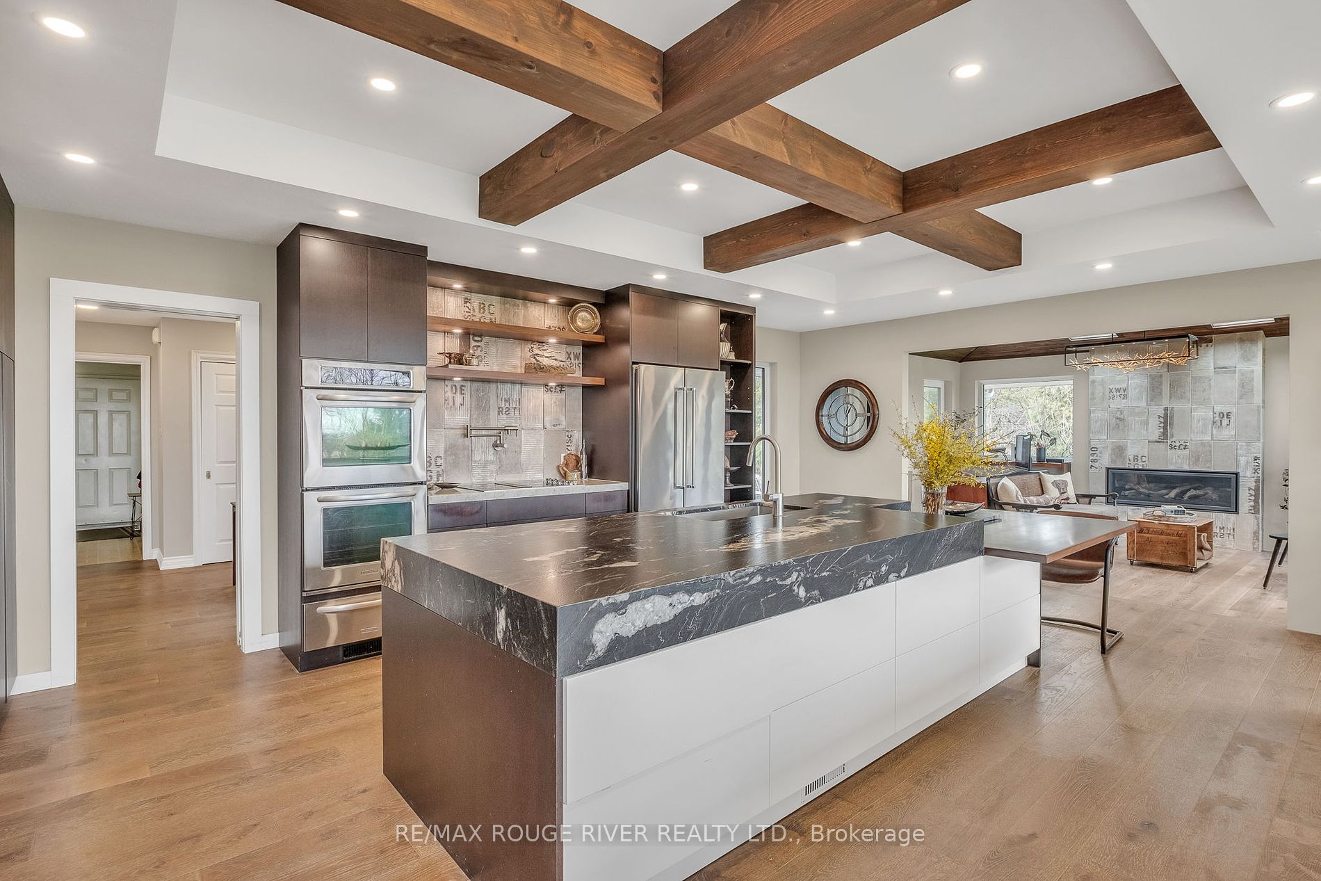 7 Sunrise Court